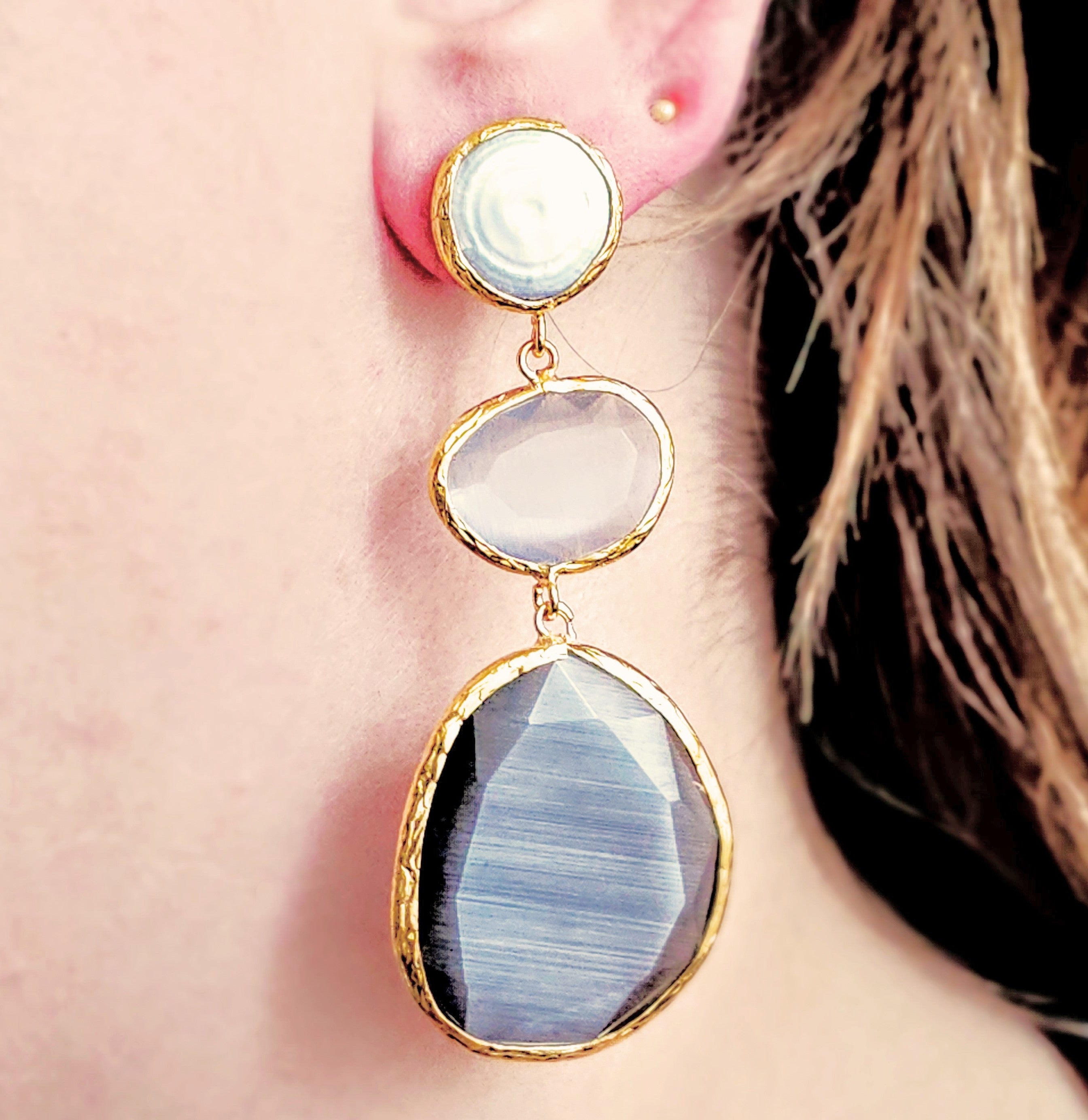 Glow Line Pearl • White • Black