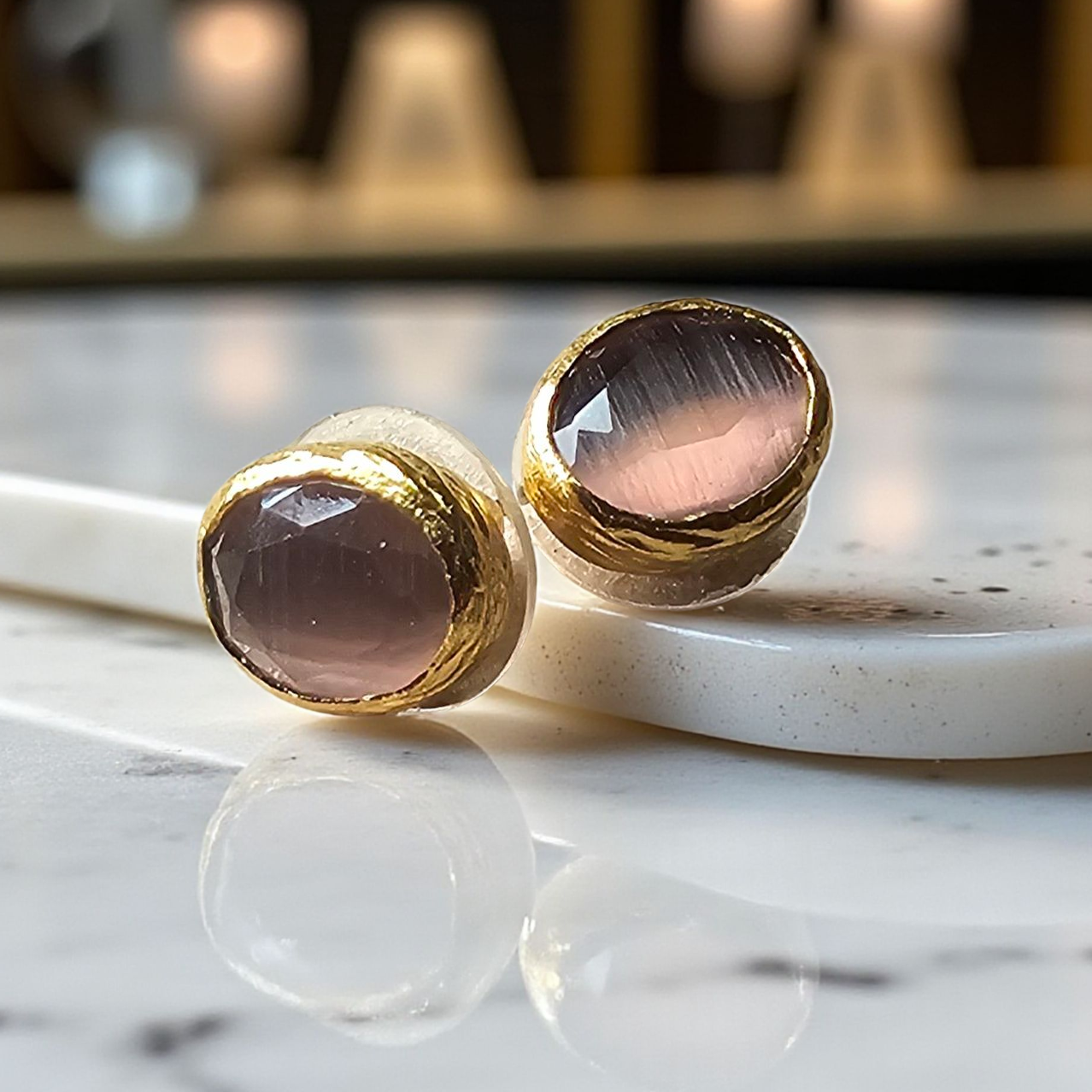 Glow Stud Taupe