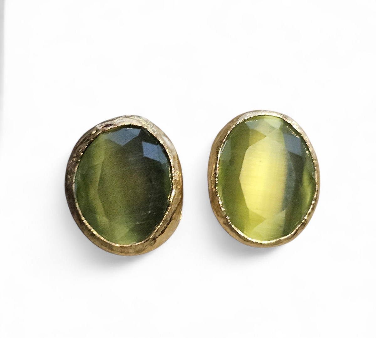 Glow Stud Olive
