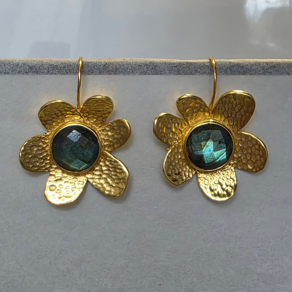 Earring Golden Daisy