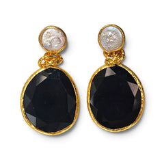 Earring: Twin Glow  Pearl & Black